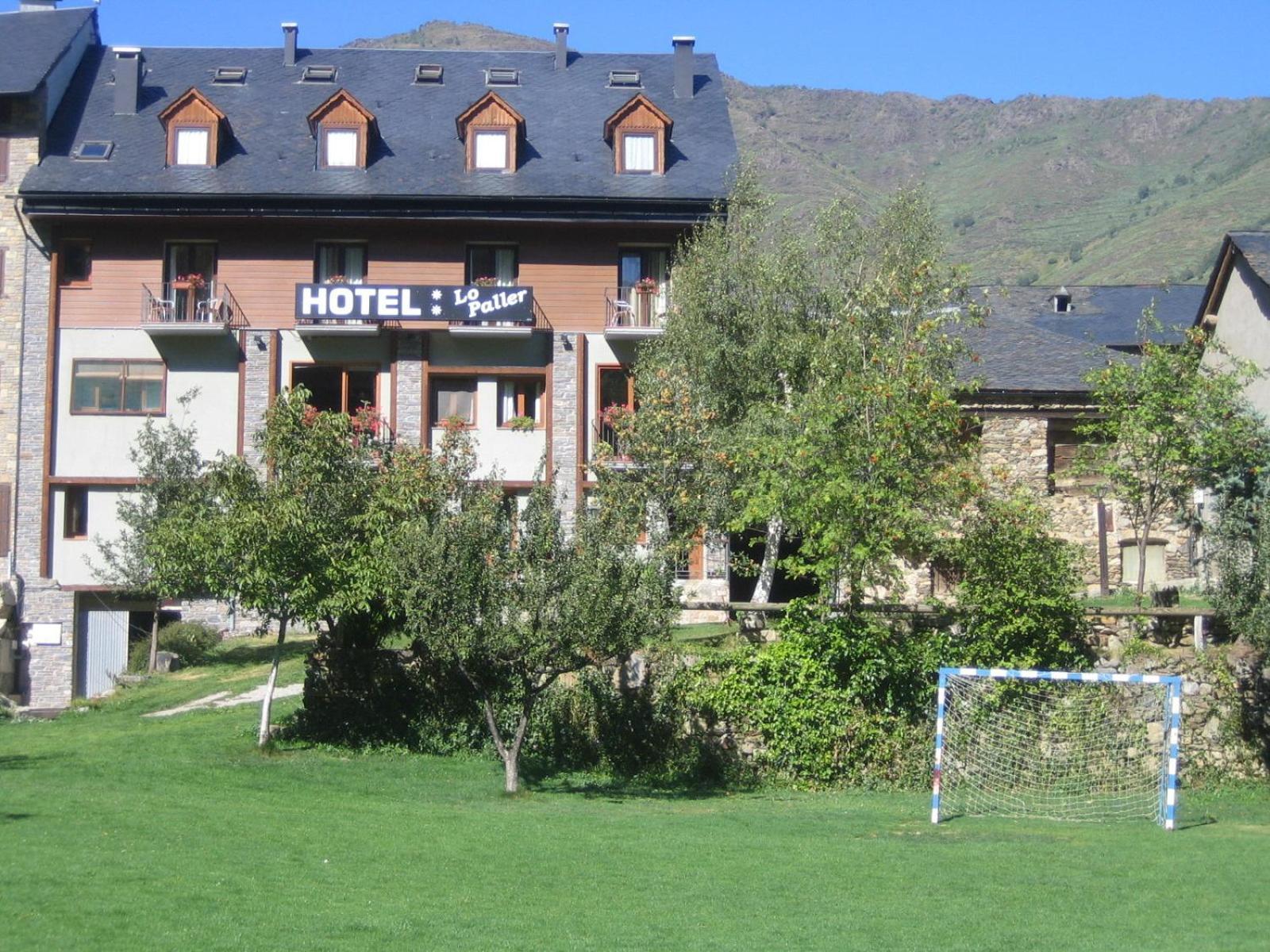 Hotel Lo Paller Valencia D'Aneu Ngoại thất bức ảnh