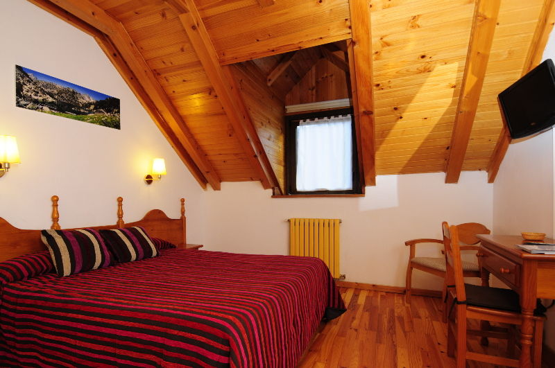 Hotel Lo Paller Valencia D'Aneu Ngoại thất bức ảnh