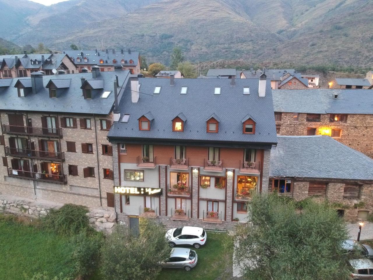 Hotel Lo Paller Valencia D'Aneu Ngoại thất bức ảnh