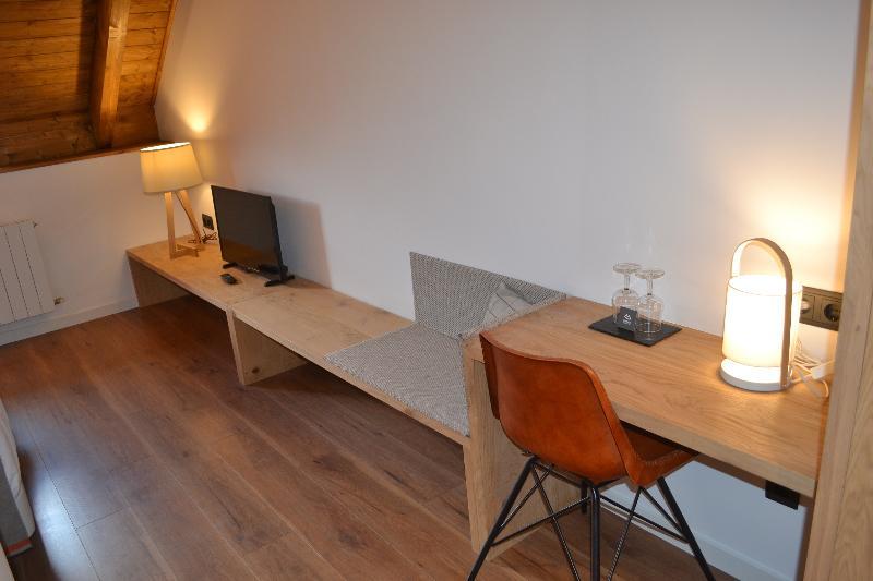 Hotel Lo Paller Valencia D'Aneu Ngoại thất bức ảnh