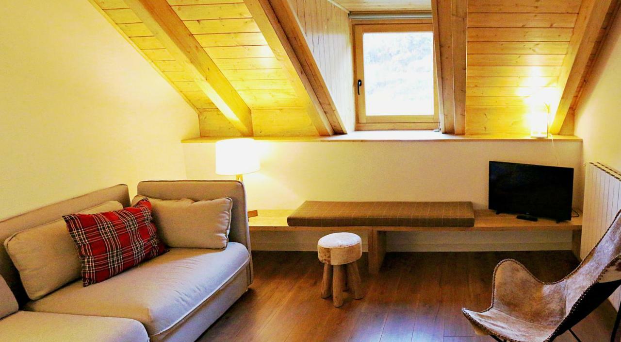 Hotel Lo Paller Valencia D'Aneu Ngoại thất bức ảnh