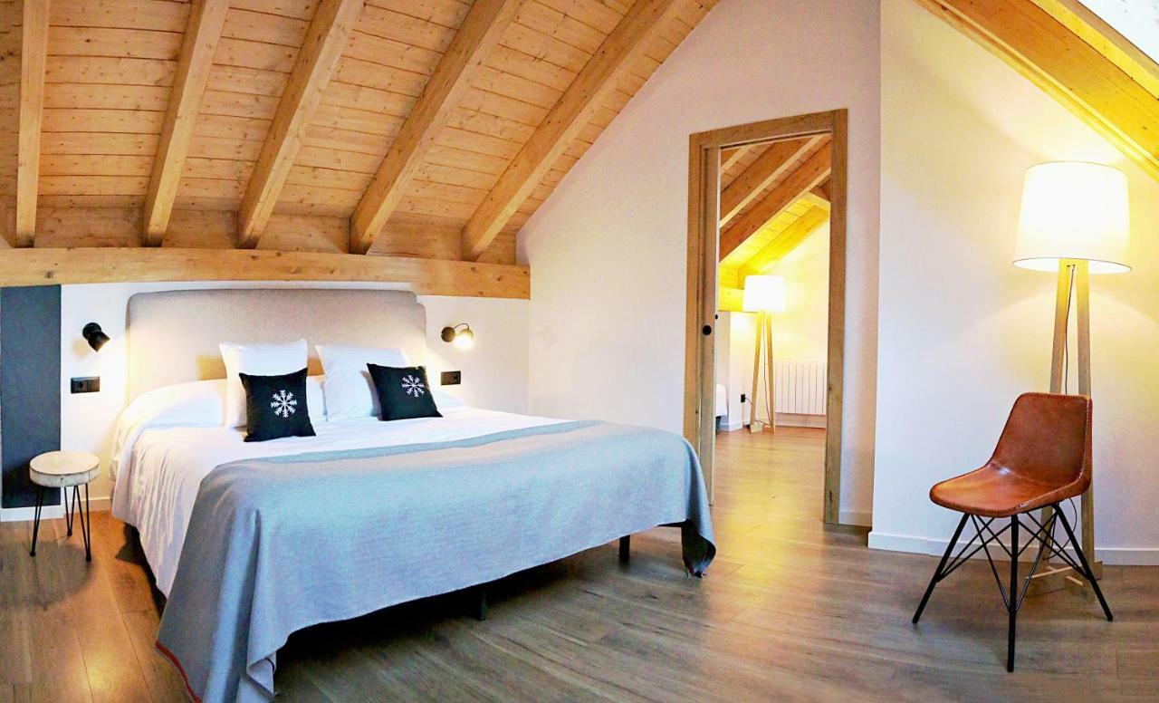 Hotel Lo Paller Valencia D'Aneu Ngoại thất bức ảnh