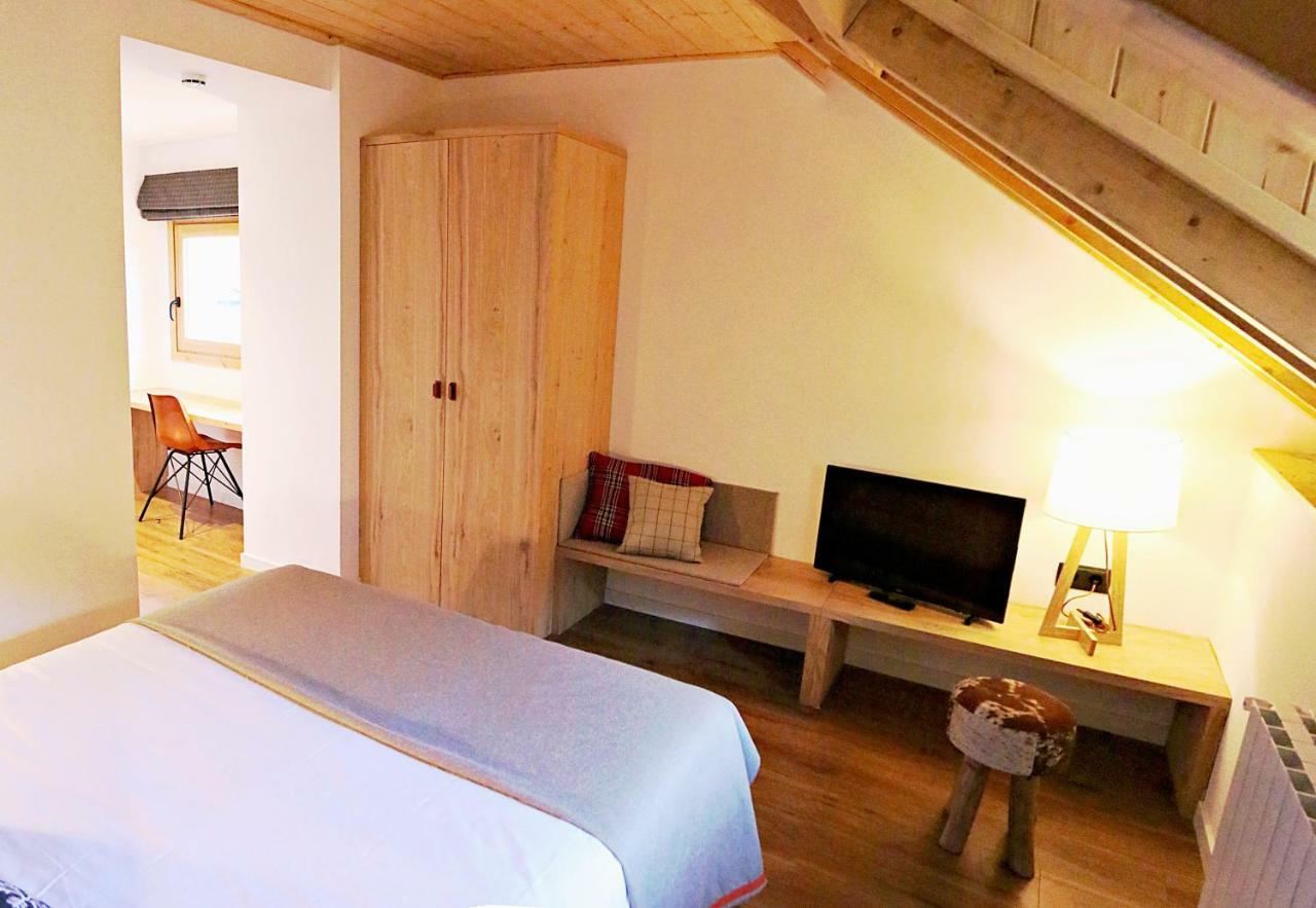 Hotel Lo Paller Valencia D'Aneu Ngoại thất bức ảnh